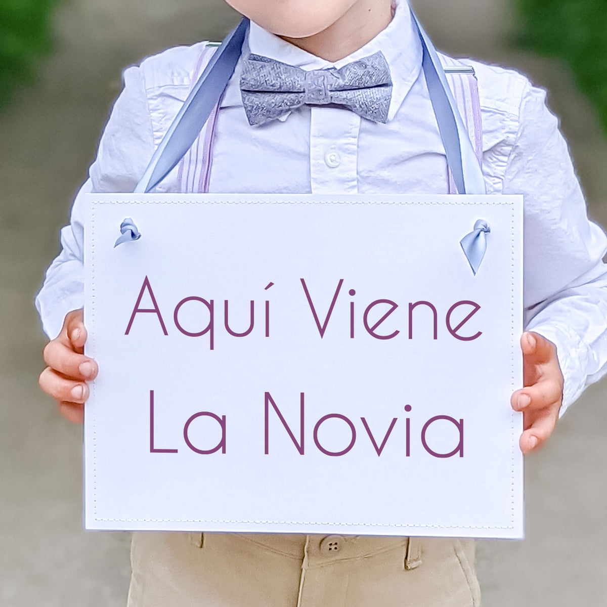 Aquí Viene La Novia Sign