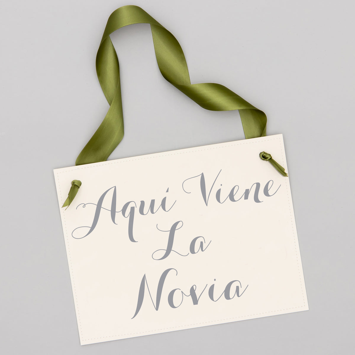 Aquí Viene La Novia Sign